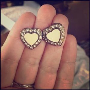 Heart shaped earrings with sparkle